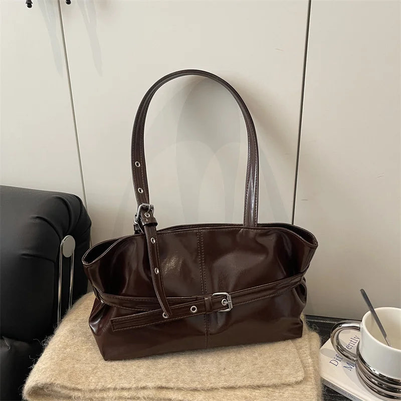 Luxury Wine Red Underarm Bag for Women Autumn/Winter Retro Commuter Shoulder Bag Casual Large Capacity Rivets Belt Totes