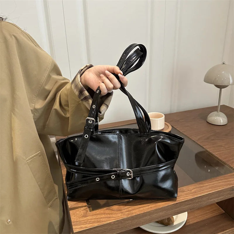 Luxury Wine Red Underarm Bag for Women Autumn/Winter Retro Commuter Shoulder Bag Casual Large Capacity Rivets Belt Totes