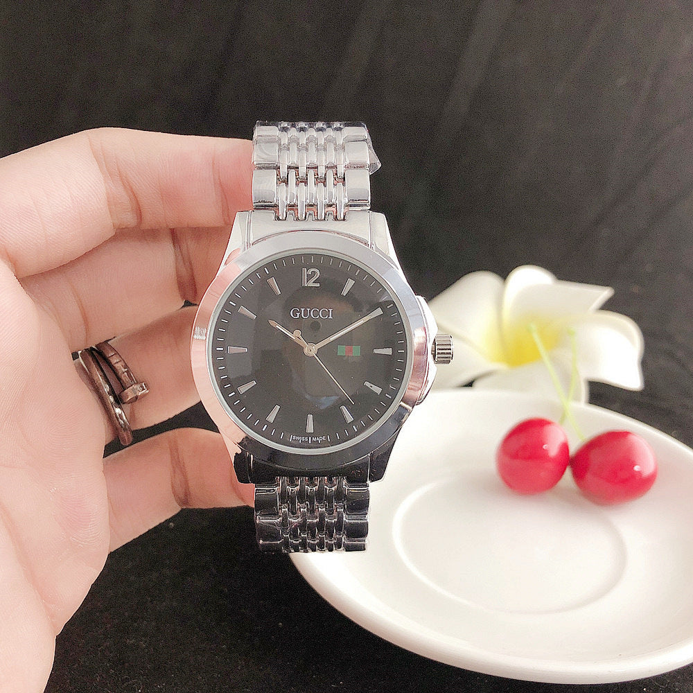 Stylish Custom Alloy Quartz Watches for Men and Women