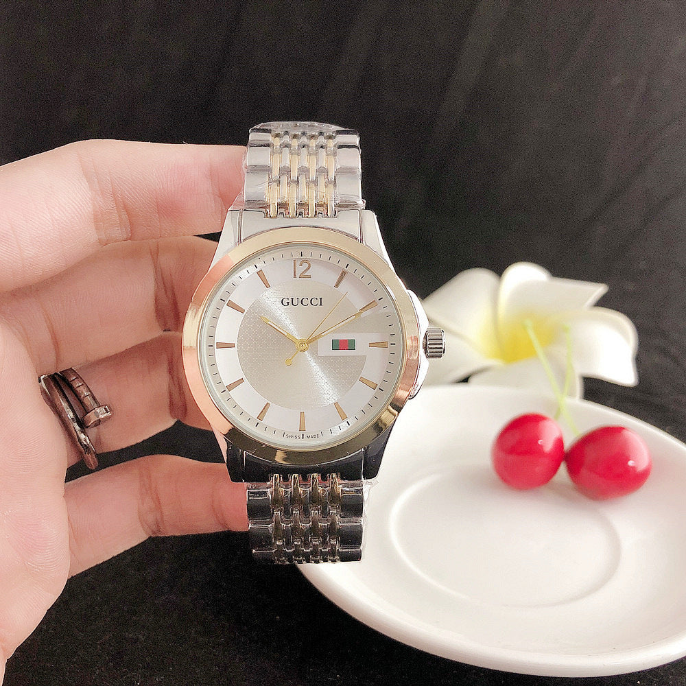 Stylish Custom Alloy Quartz Watches for Men and Women